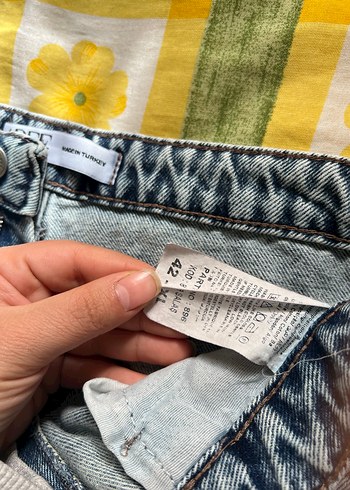 Gri Batik Desenli Salaş Kadın Kot Pantolon - Görsel 4