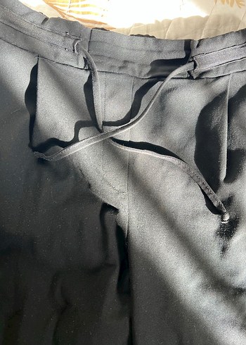 Kadın Siyah Kemerli Rahat Kesim Kumaş Pantolon - Görsel 2