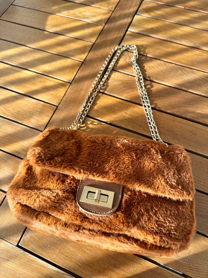 Zincir Detaylı Kahverengi peluş Çanta - Görsel 5