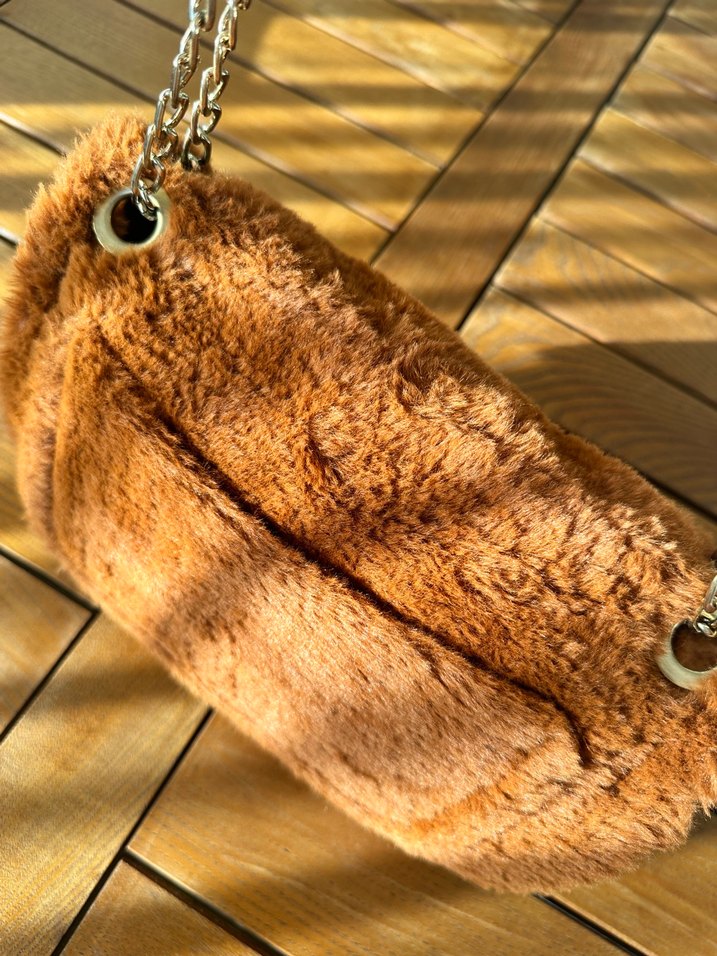 Zincir Detaylı Kahverengi peluş Çanta - Görsel 2