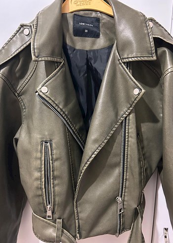 LC Waikiki Kemerli haki yeşili Deri Biker Ceket - Görsel 4