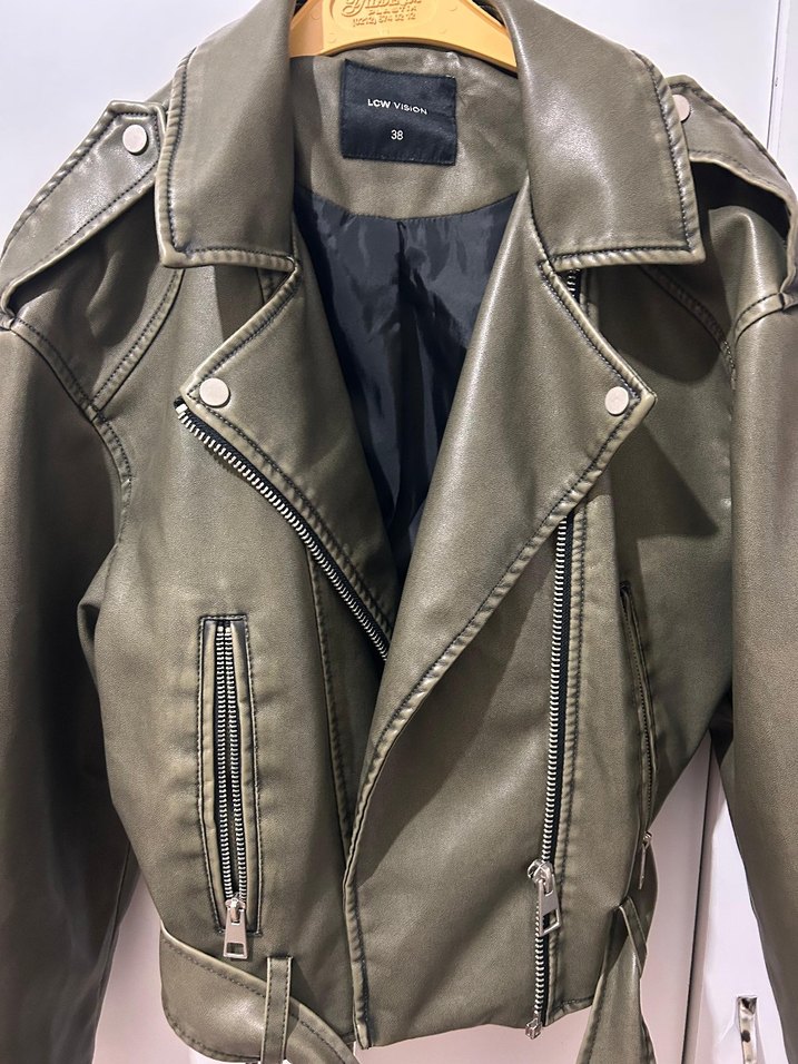 LC Waikiki Kemerli haki yeşili Deri Biker Ceket - Görsel 4