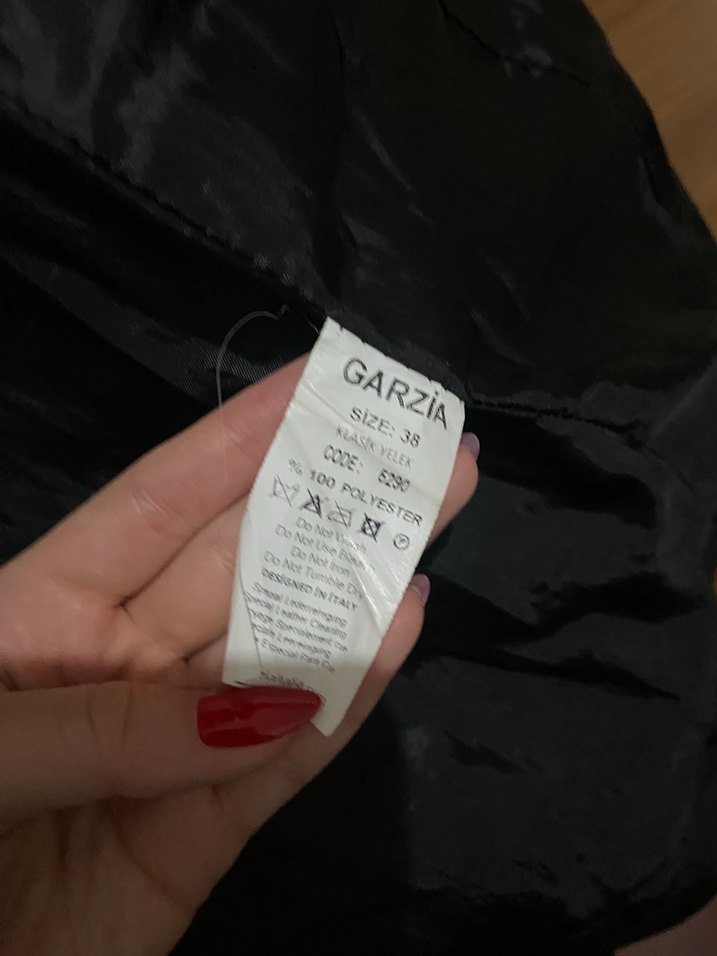 Siyah Uzun Kürklü Kadın Yelek - Görsel 5