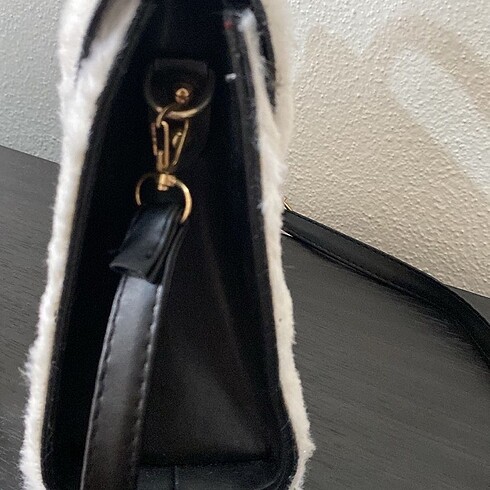 Kadın tüylü askılı çanta - Görsel 6