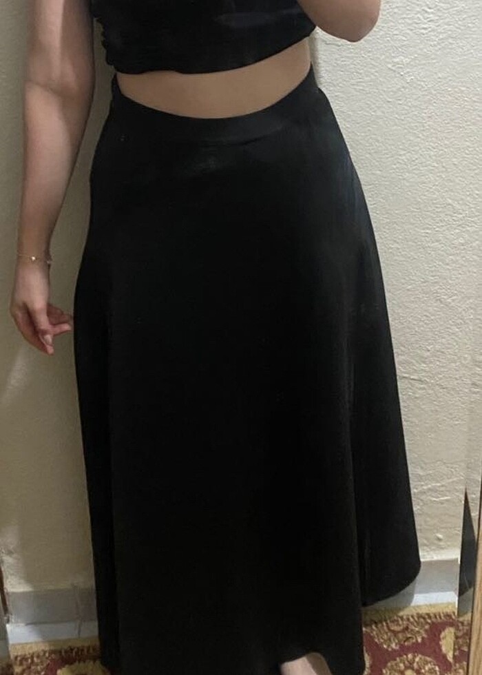 Uzun yumuşak kumaş siyah etek - Görsel 2