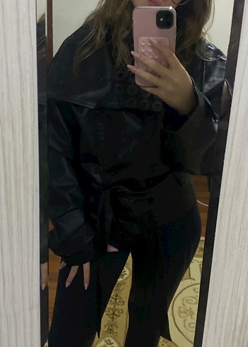 Kadın Siyah Deri Kısa Trençkot - Görsel 2