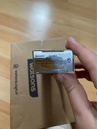 Beden Renk Nivea Koyu Halka Karşıtı Göz Kremi