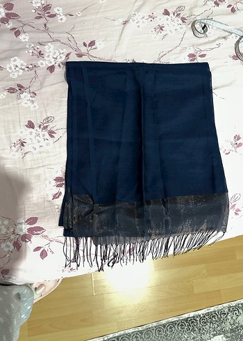 Lacivert püsküllü kenar detaylı kadın şal - Görsel 2