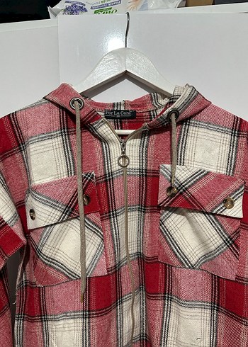 Kapüşonlu Kırmızı Gri Ekose Kadın Gömlek - Görsel 3