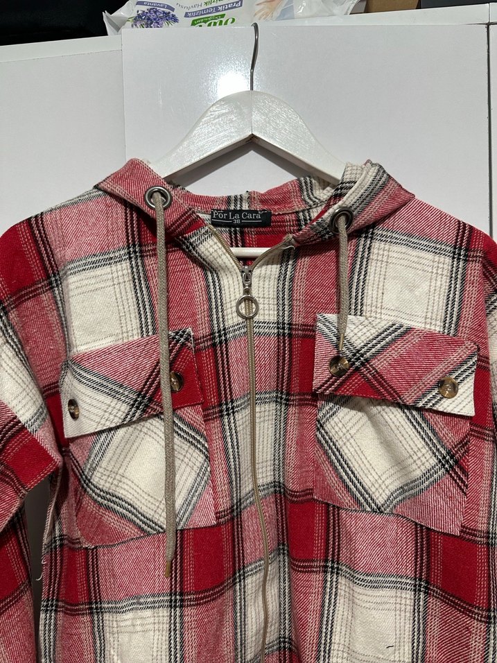 Kapüşonlu Kırmızı Gri Ekose Kadın Gömlek - Görsel 3