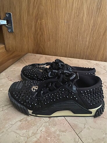 Dior taşlı spor ayakkabı
