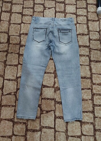 m Beden mavi Renk Fendi jean