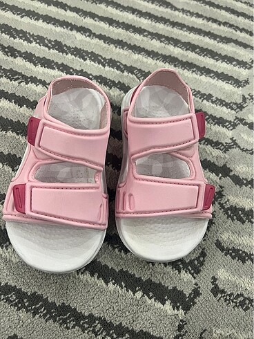Adidas sandalet