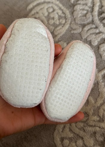 Kız Çocuk Pembe Nakışlı Kürklü Ev Terliği - Görsel 4