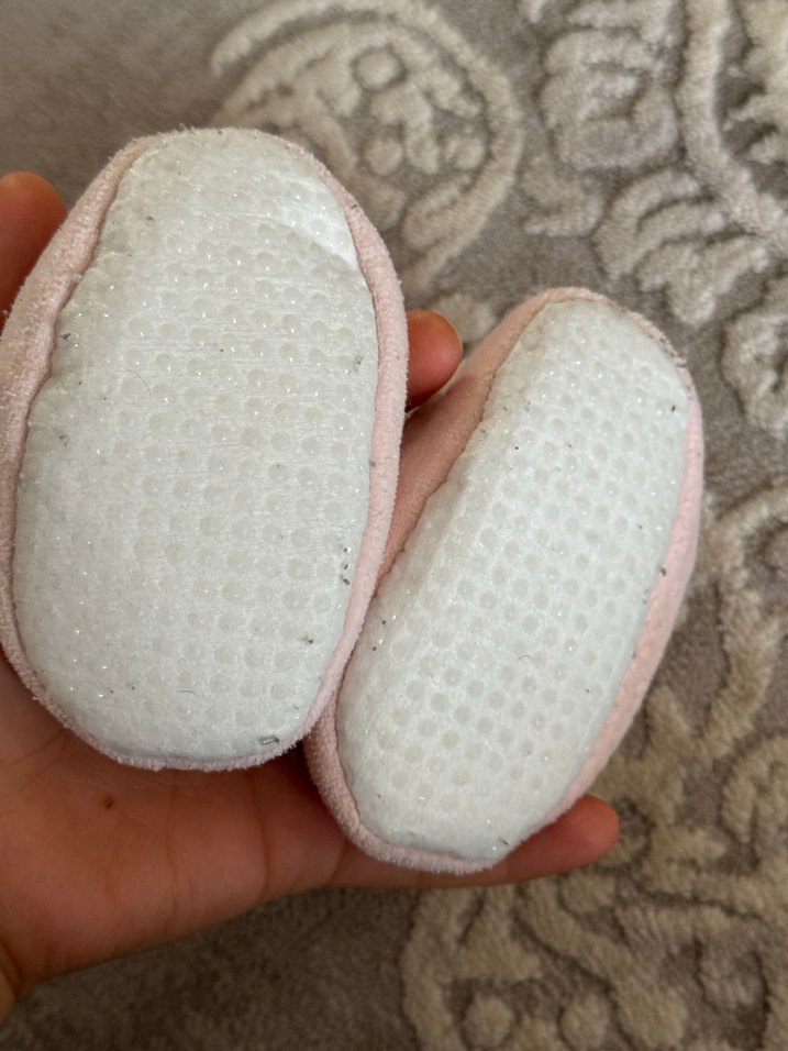 Kız Çocuk Pembe Nakışlı Kürklü Ev Terliği - Görsel 4