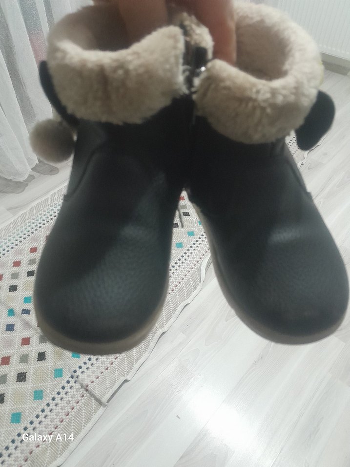 Kız Çocuk siyah Kürklü Sokak Tarzı Bot - Görsel 3