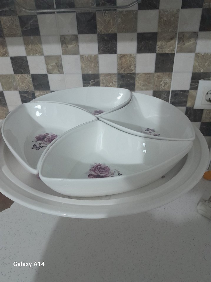 Beyaz Çiçek Desenli 4 Parça porselen Tabak Seti - Görsel 2