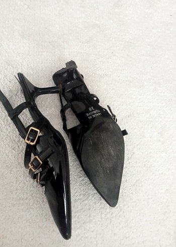 38 Beden Siyah Rugan Kemerli Stiletto Topuklu Ayakkabı