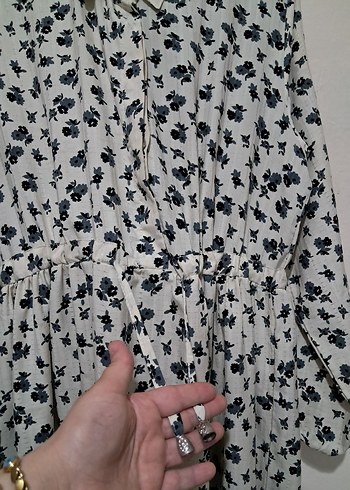 Düğmeli Uzun Gri-Beyaz Desenli Kadın Elbise - Görsel 6