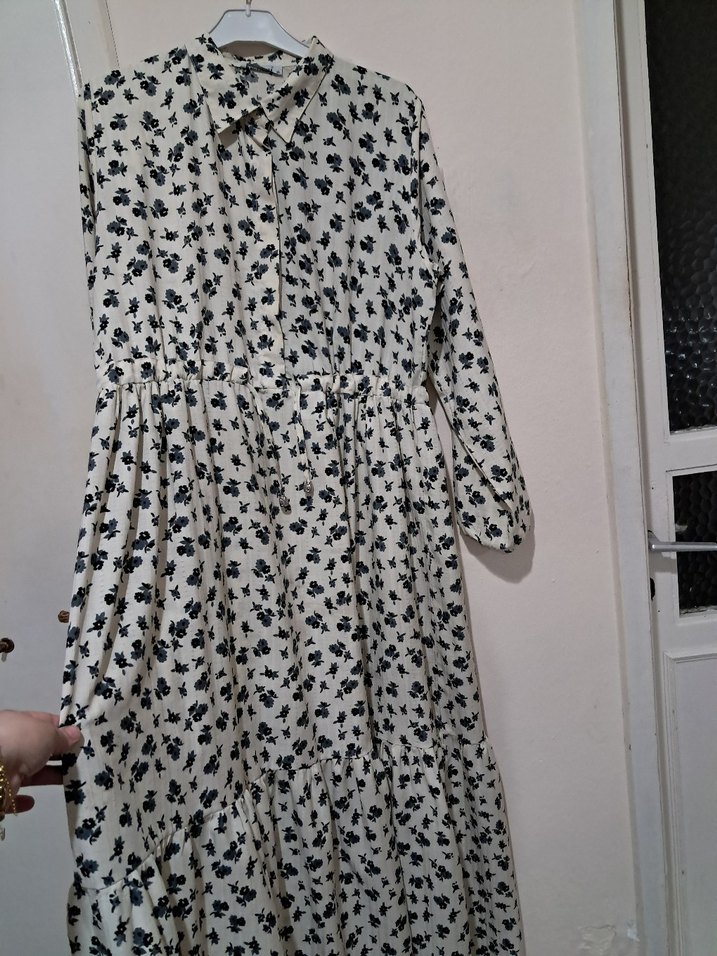 Düğmeli Uzun Gri-Beyaz Desenli Kadın Elbise - Görsel 5