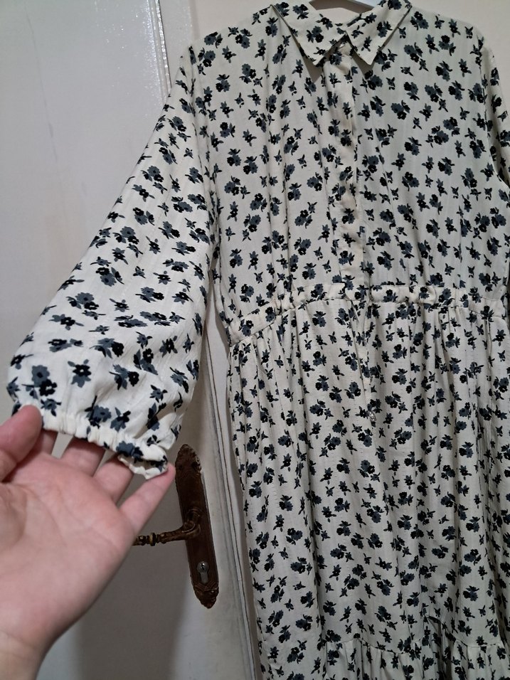 Düğmeli Uzun Gri-Beyaz Desenli Kadın Elbise - Görsel 4