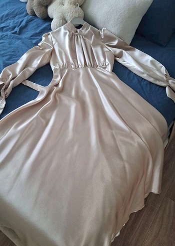 Uzun Beyaz Saten Bohem Elbise - Görsel 2