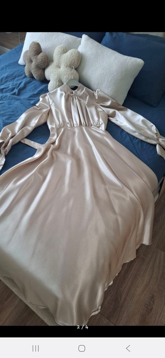 Uzun Beyaz Saten Bohem Elbise - Görsel 2