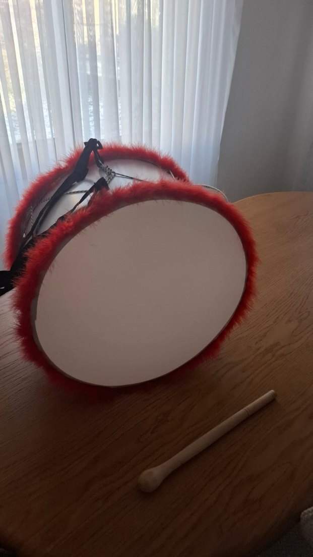 Kırmızı Tüylü Renkli Büyük Davul - Görsel 2