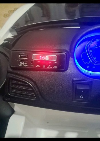 Beyaz Çocuk Elektrikli Oyuncak Araba - Görsel 4