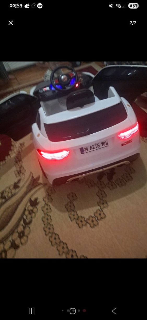 Beyaz Çocuk Elektrikli Oyuncak Araba - Görsel 2