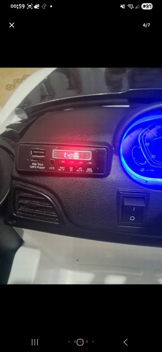 Beyaz Çocuk Elektrikli Oyuncak Araba - Görsel 4