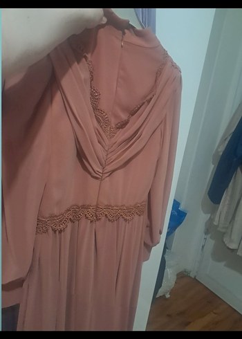 Bej Düğmeli Uzun Kollu Abiye Elbise - Görsel 3