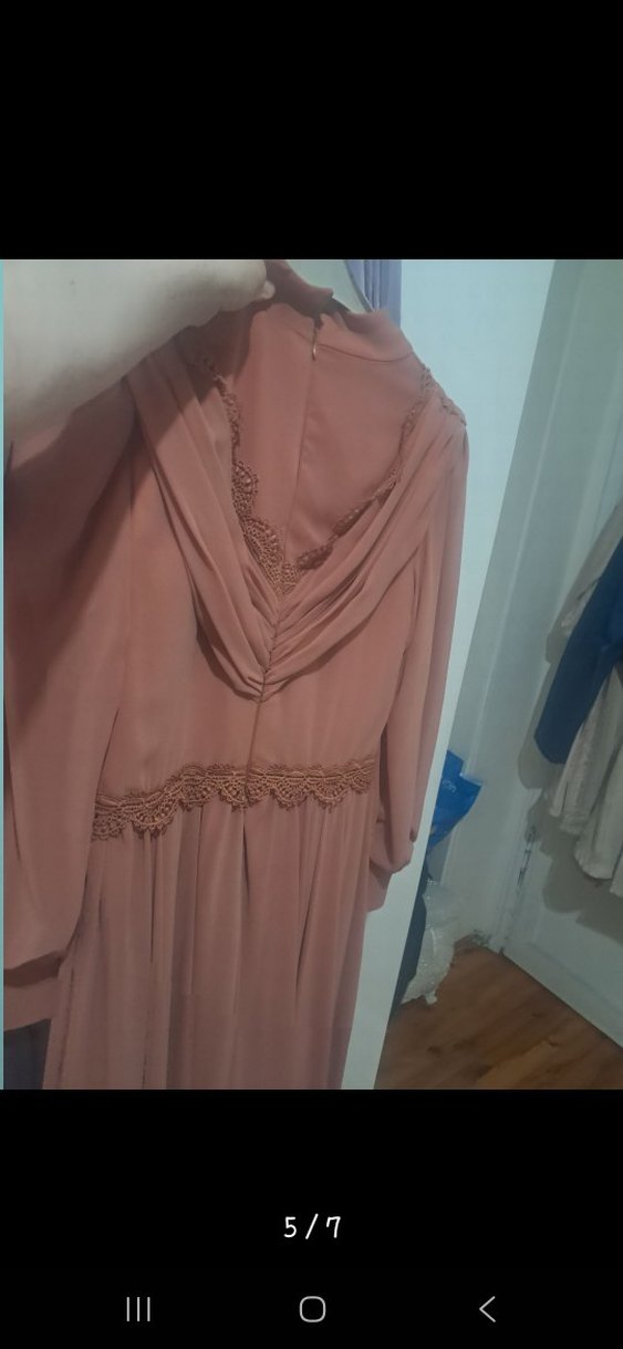 Bej Düğmeli Uzun Kollu Abiye Elbise - Görsel 3