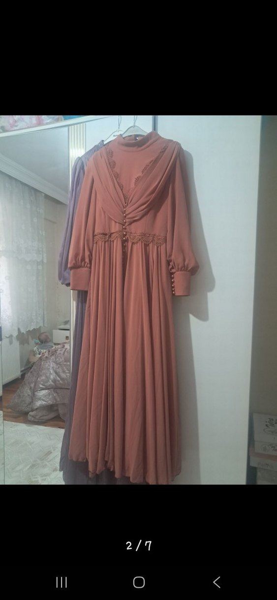 Bej Düğmeli Uzun Kollu Abiye Elbise - Görsel 4