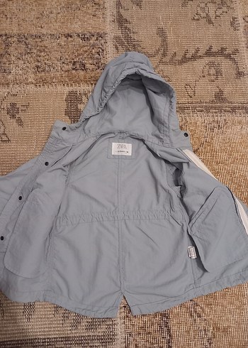 Kapüşonlu Gri Erkek Çocuk yağmurluk ZARA - Görsel 3