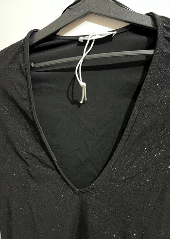 xs Beden pull and bear Siyah Parlak Simli V Yaka Uzun Kollu Body