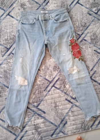 Nakışlı Mavi Rahat Kesim Midi Kot Pantolon