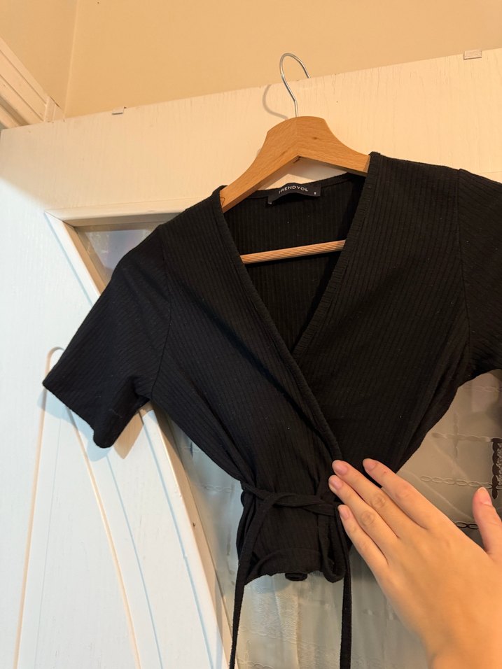 siyah onden baglamali balero tarzi bluz - Görsel 3