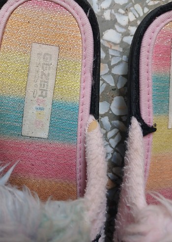 Kız Çocuk Renkli Peluş Unicorn Terlik - Görsel 2