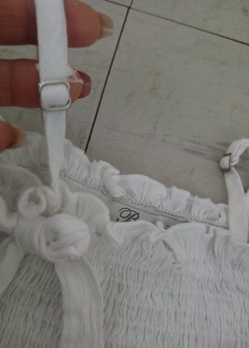 Beyaz Fırfırlı Mini Bluz - Görsel 3