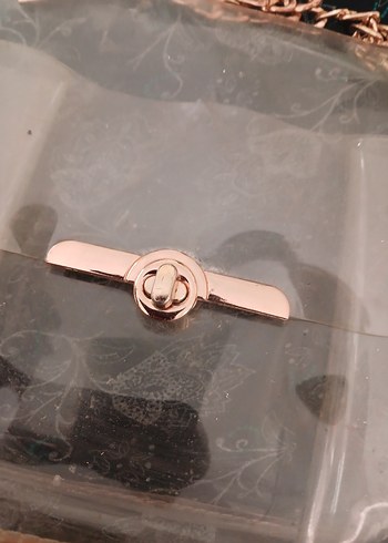 Zincir Detaylı Parlak şeffaf Kadın Çantası - Görsel 2