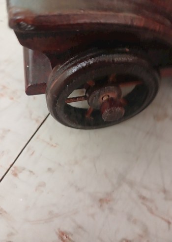 Koyu Kahverengi Ahşap Oyuncak Araba - Görsel 9