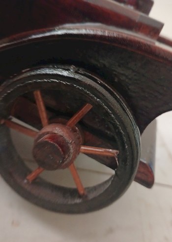 Koyu Kahverengi Ahşap Oyuncak Araba - Görsel 6