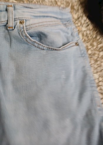 Mavi Düğmeli Rahat Kesim Kot Pantolon - Görsel 3