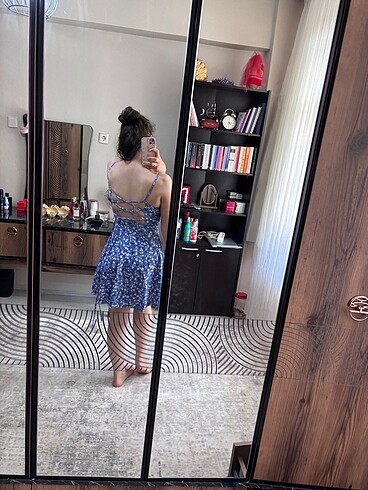 m Beden Çiçekli Mavi mini Trendyol elbise