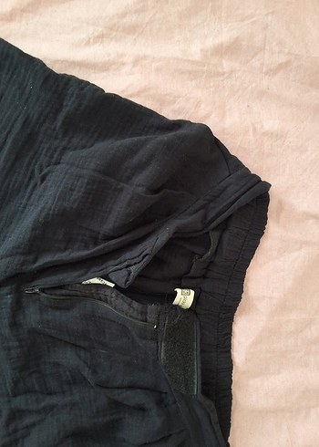 Siyah Keten Belden Cırtlı Şort - Görsel 2