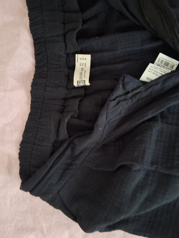 Siyah Keten Belden Cırtlı Şort - Görsel 3