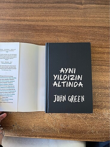  AYNI YILDIZIN ALTINDA