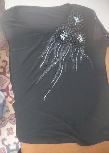 Siyah Payetli Tişört - Görsel 2