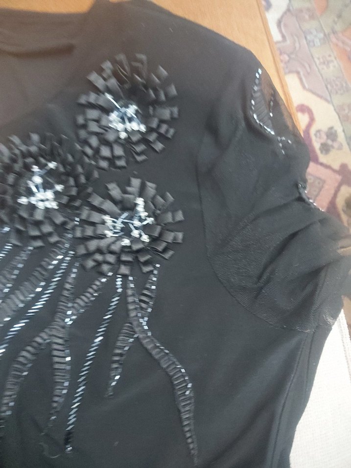 Siyah Payetli Tişört - Görsel 3